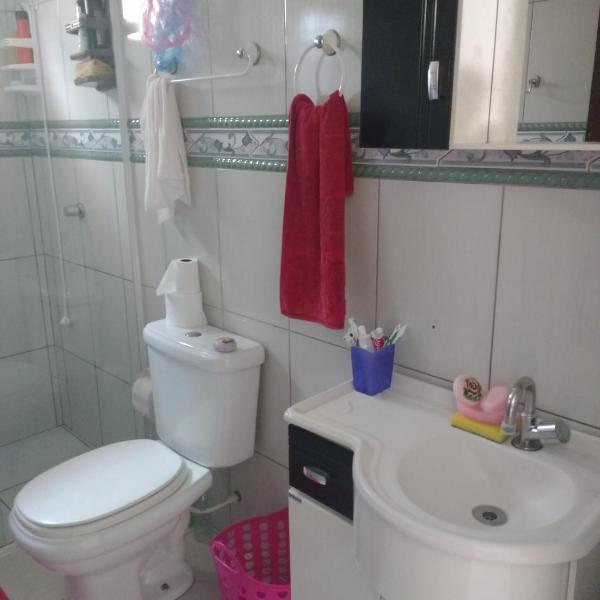 Um quarto em casa agradável - Foto 3