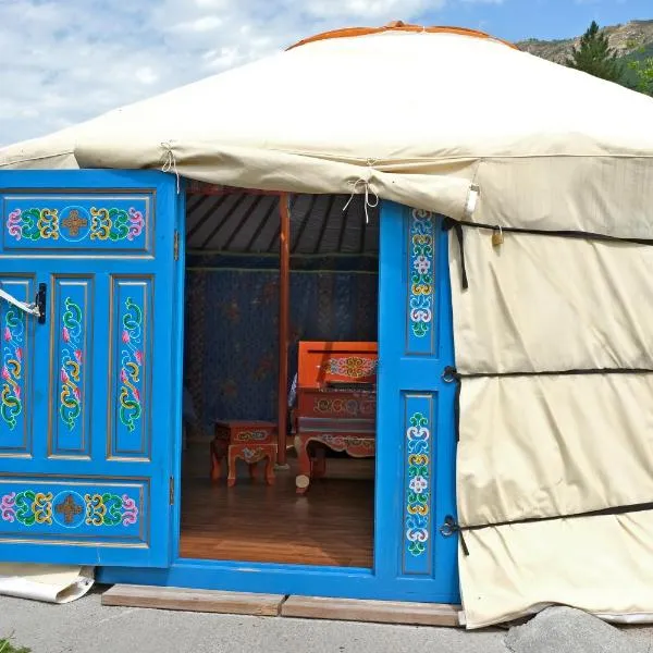 "Verdon Yourtes" Camping à la ferme, hôtel à Angles