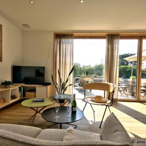 Gîte Les Roseaux โรงแรมในKerlouan