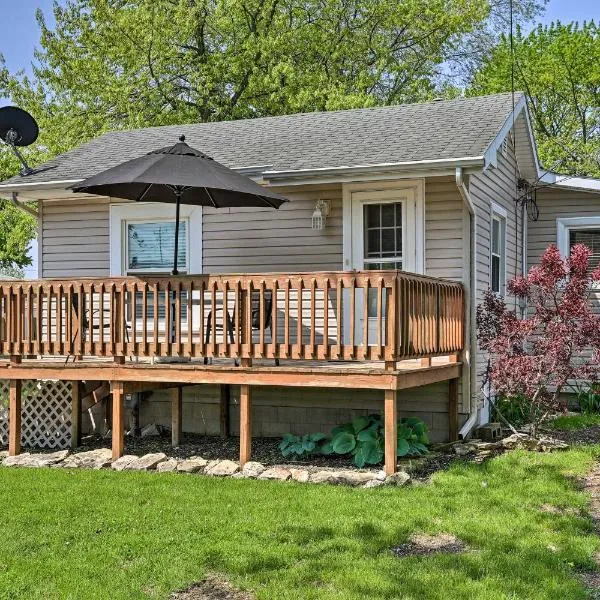Home with Lake-View Deck by Camp Perry and Magee Marsh, hotel in Port Clinton