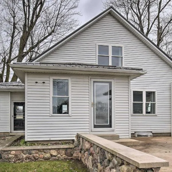 Charming Dairy Farm Home in Indiana Amish Country, hotell i Howe