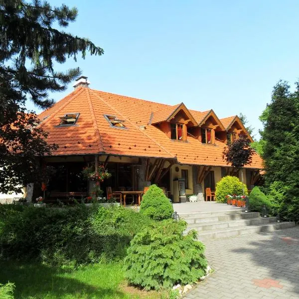 Napkorong Fogadó és Vendégház, hotel in Piliscsév