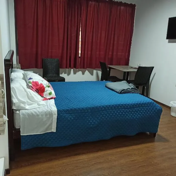 Habitaciones Alkimya: Loja'da bir otel