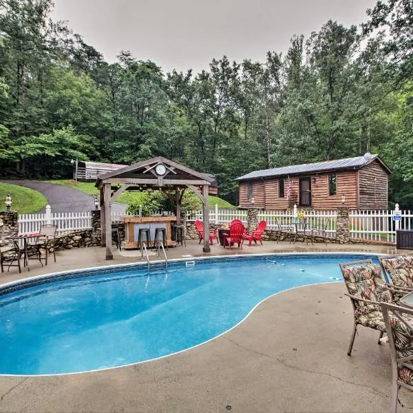 Carters Hideaway by Fairy Stone Pool and Hot Tub, hotel en Henry