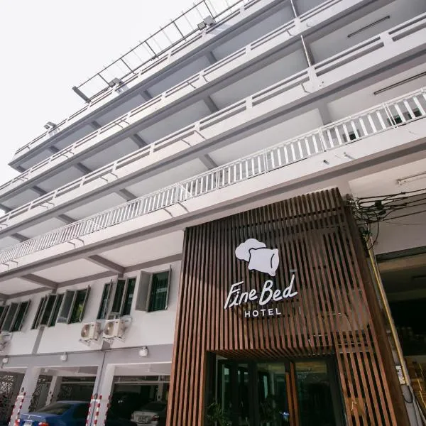Fine Bed Hotel, hotel din Nonthaburi
