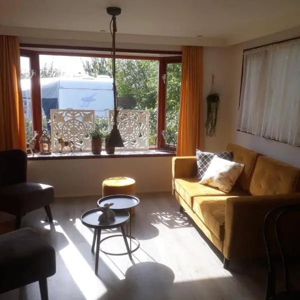 Chalet van Minicamping De Braamhof, hotel v destinaci Koudekerke