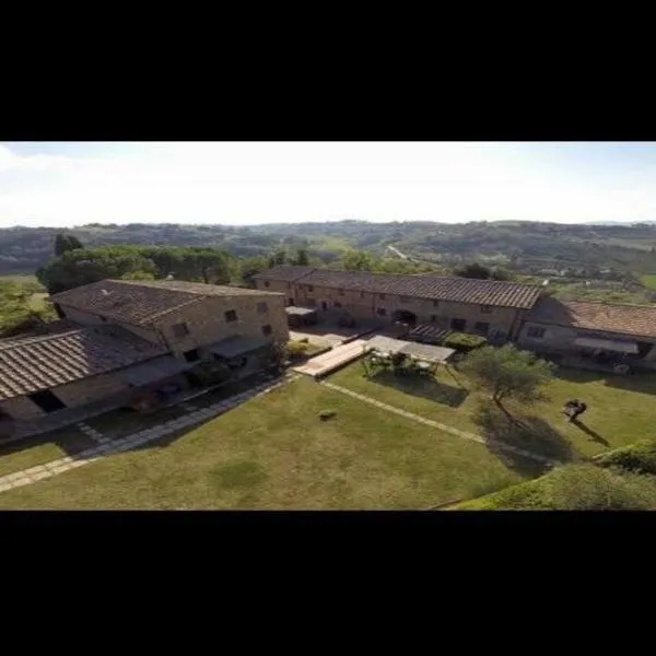 2-BR 1 bath abode with 2 AC units in the Chianti hills!, hotel v destinácii Montaione