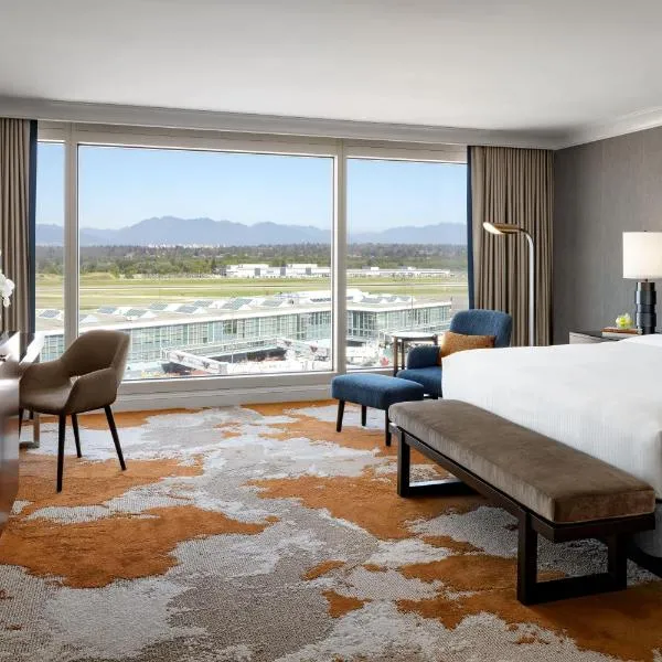Fairmont Vancouver Airport In-Terminal Hotel - photo 2