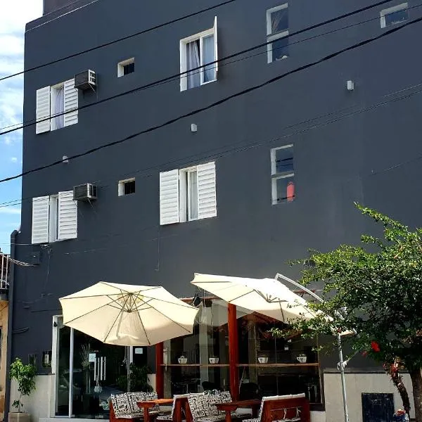 Hotel Iris, hotel em Salta