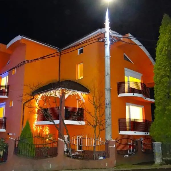 Casa Iulian – hotel w mieście Cavnic