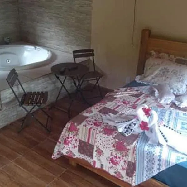 Pousada Leal Chalé, hotel u gradu Viskonde de Maua