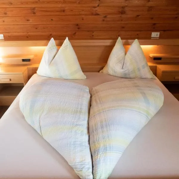 Haus Pfalzen - Casa Falzes, hotel v destinaci Falzes