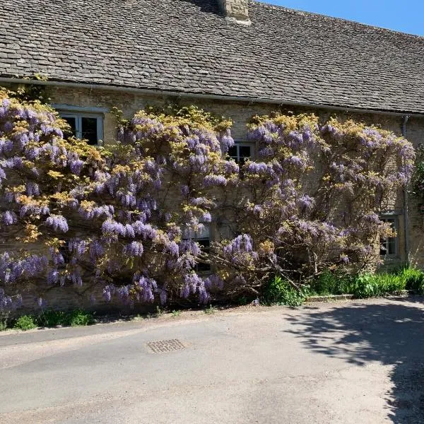 Pytts House Boutique Bed & Breakfast, hotel di Burford