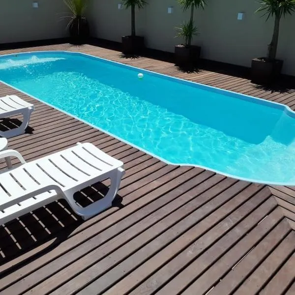 CASA AMBAR COM PISCINA EM Mariscal N 705, hotel u gradu 'Canto Grande'