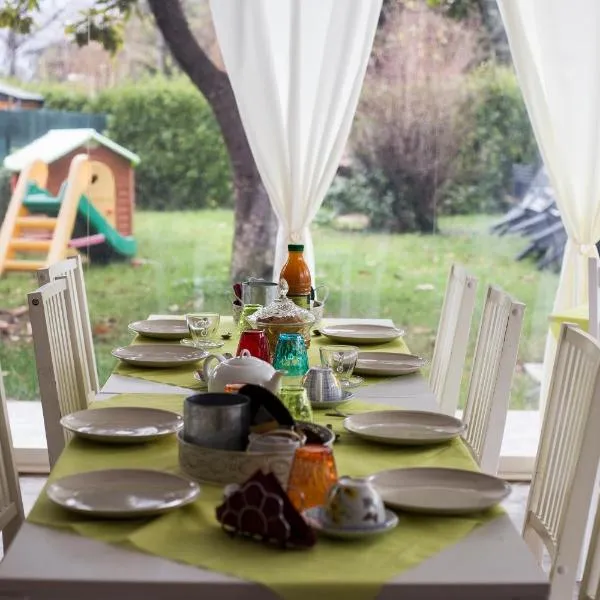 Villa indipendente a pochi passi dal lago, hotel v destinaci San Felice del Benaco