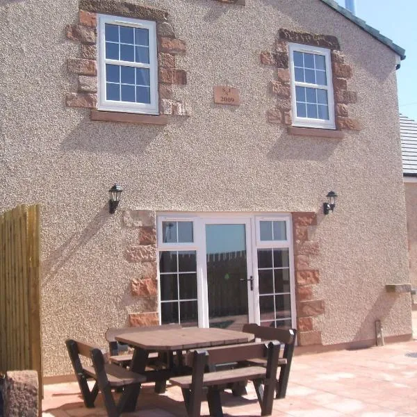 THE OLD FARMHOUSE, hotel a Holmrook