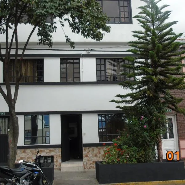 Familia Lombana, hotel in La Isla