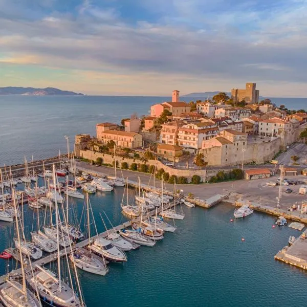 Bilocale Garibaldi nel centro di Talamone, hotel em Talamone