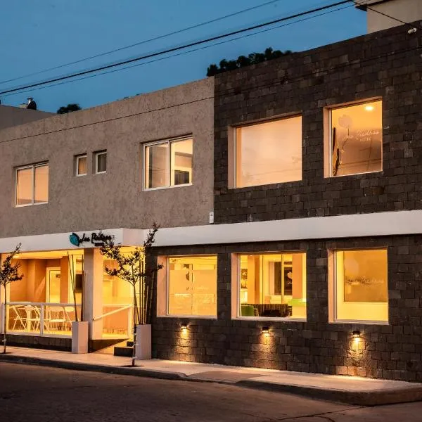 Hotel Las Piedras โรงแรมในบีญากูราโบรเชโร