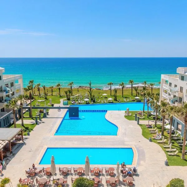Blue Lagoon Kosher Hotel (by Capital Coast Resort & Spa), hotel v destinaci Paphos City