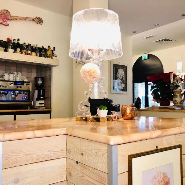 Hotel Garisenda B&B - in Centro a Riccione -, hotel Riccionéban