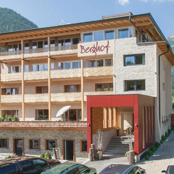 Hotel Garni Berghof, хотел в Пертизау
