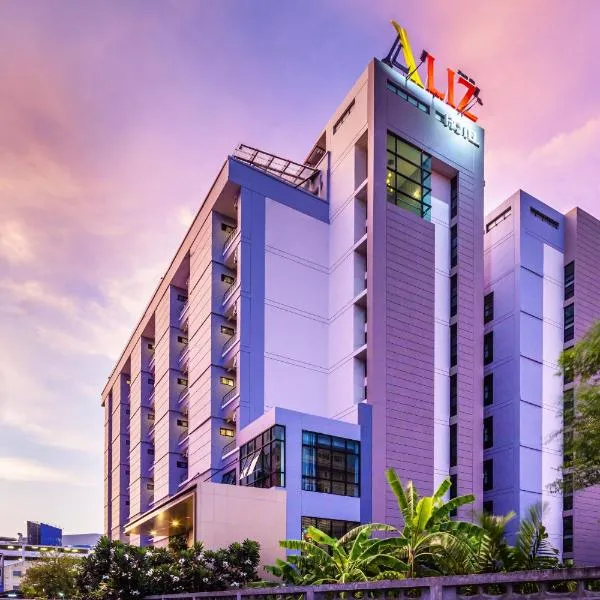 Aliz Hotel, hotel in Nonthaburi