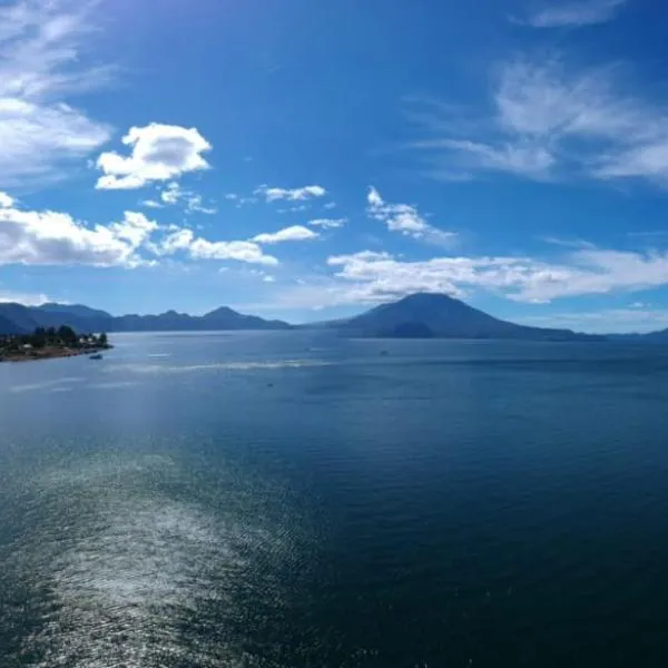 Sky View Atitlán Lake Suites - Free Breakfast Supplies, hotel in Panajachel