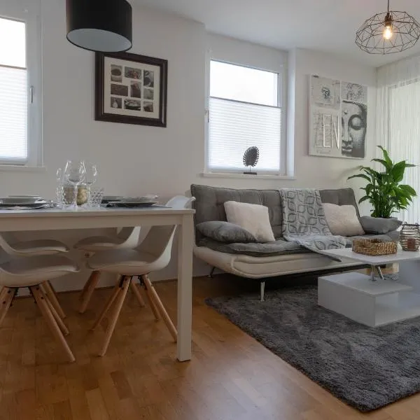 Apartment Mama Lisa، فندق في لاوتيراخ