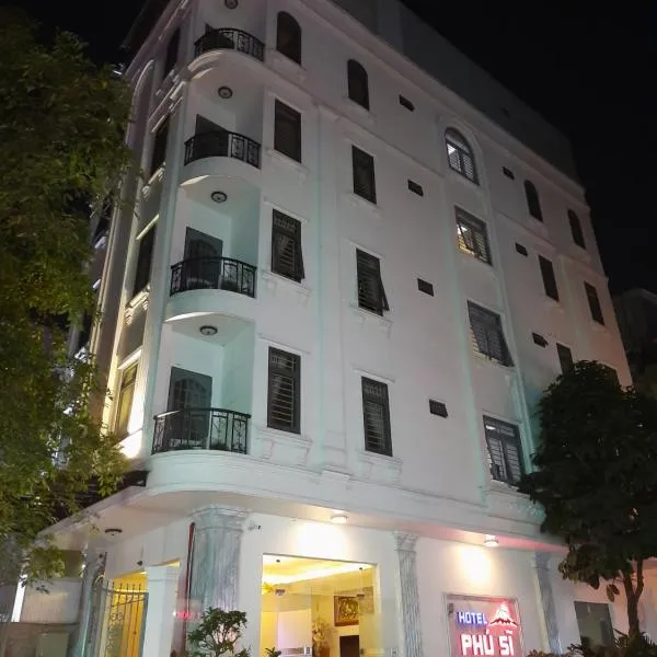 Hotel Phú Sĩ โรงแรมในBến Lức