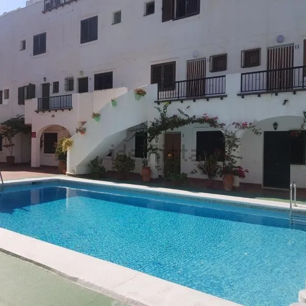 ÁTICO TRIPLEX ISLA VERDE, ξενοδοχείο σε El Campello