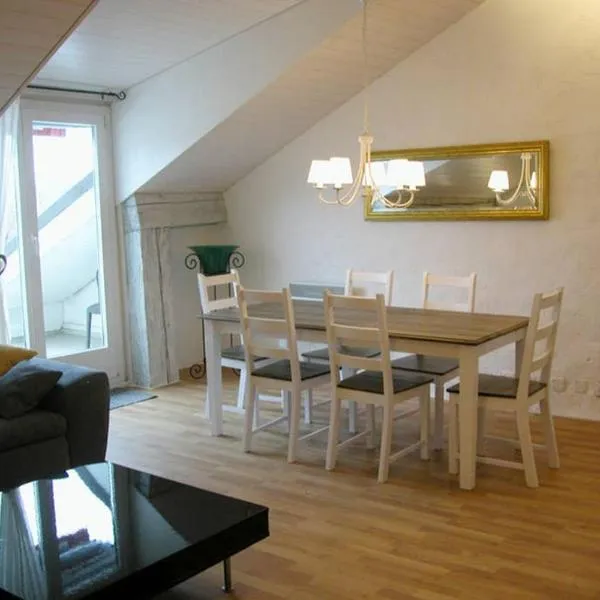 Joline private guest apartment downtown Nidau, hotel di Nidau