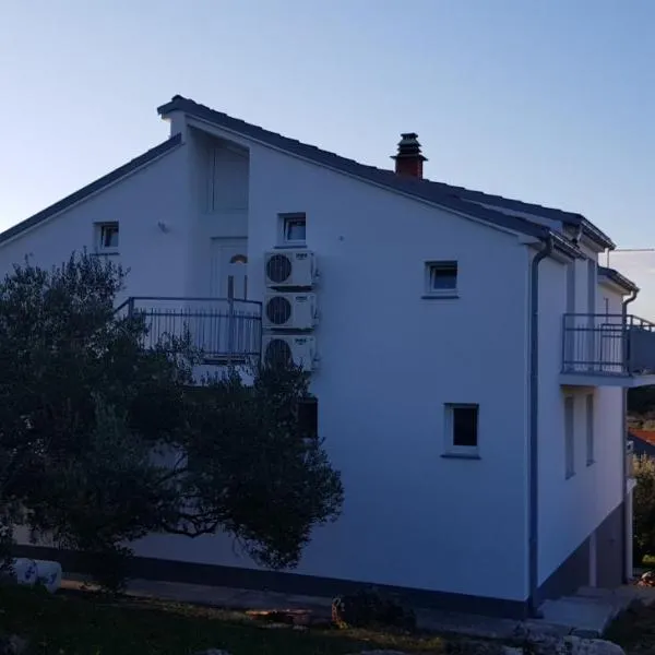 Apartments Zafranović, hotell i Prvić Luka