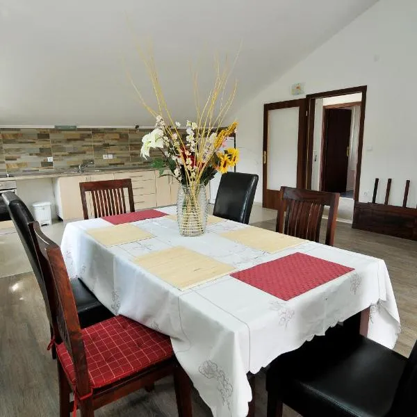 Apartment Fiorenini 2, hotel v Mlini