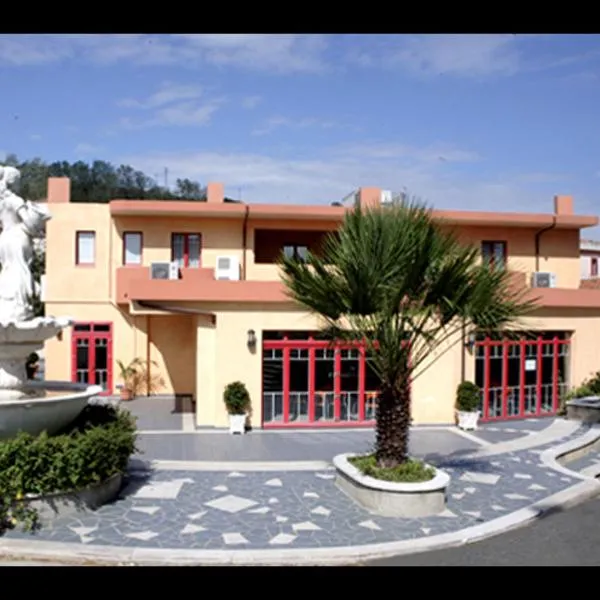 Hotel Castelmonardo, hotel en Curinga