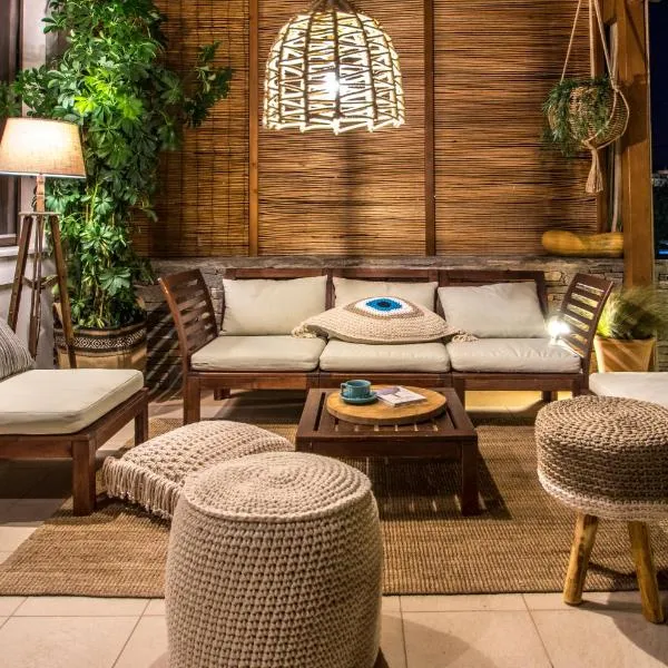 Syros Luxury Seaview Wellness Suite Finikas, hotel in Finikas