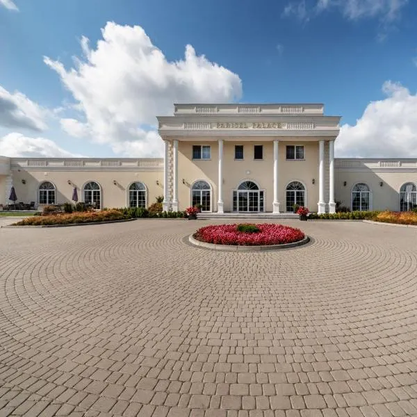 Parisel Palace Centrum Konferencyjno-Wypoczynkowe Klimki pod Łukowem, hotel a Łuków