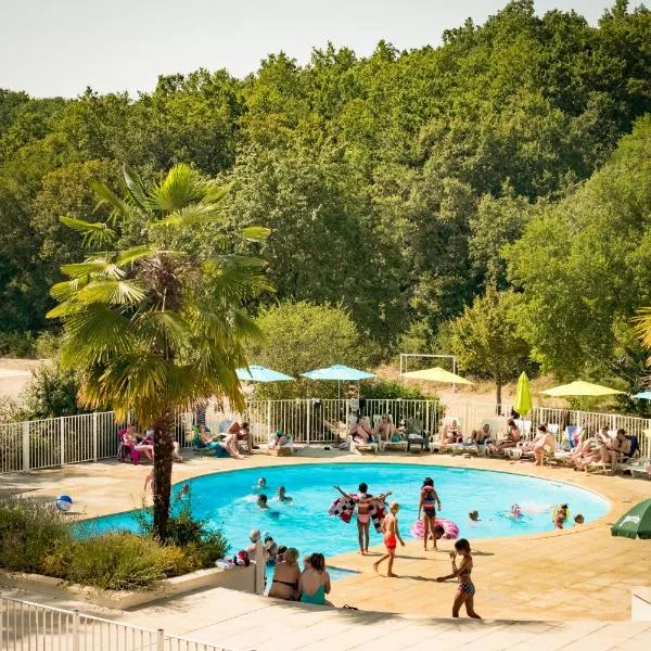 Chalets du Soleil, hotel in Mauroux