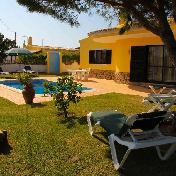 Quinta Vita - Vila Pera, Hotel in Almancil