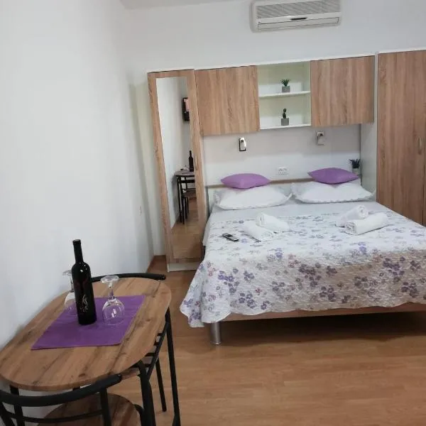 Studio za 2 osobe- LIJANA, hotel em Tučepi