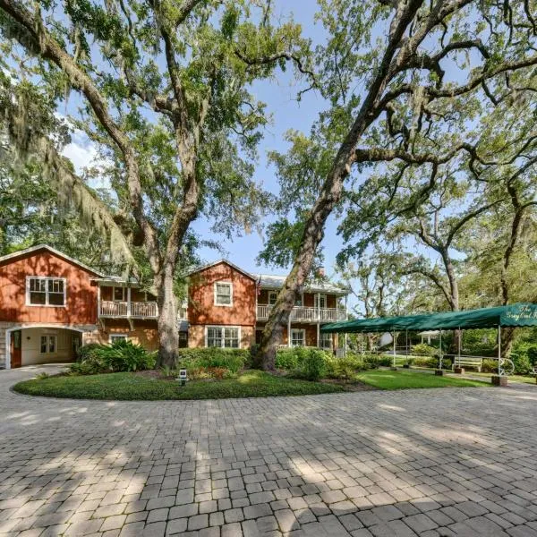 The Grey Owl Inn, hotel di Saint Simons Island