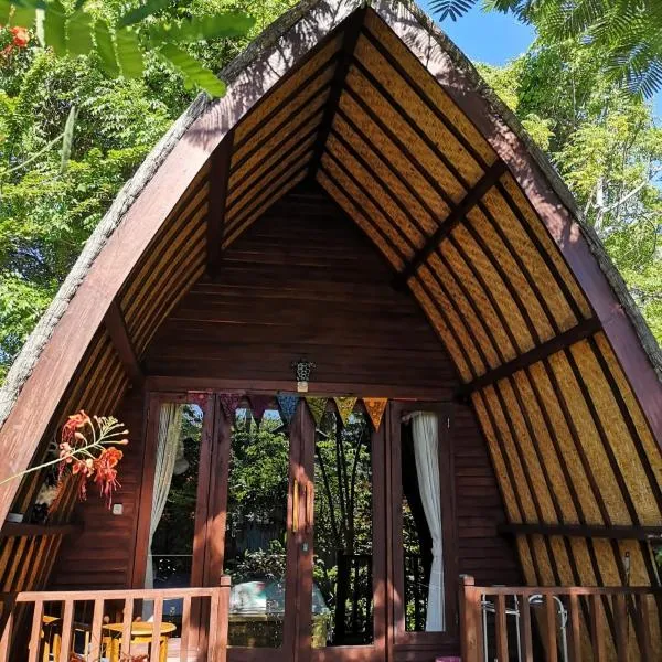 Meno Madia Bungalows, hotel v destinaci Gili Meno
