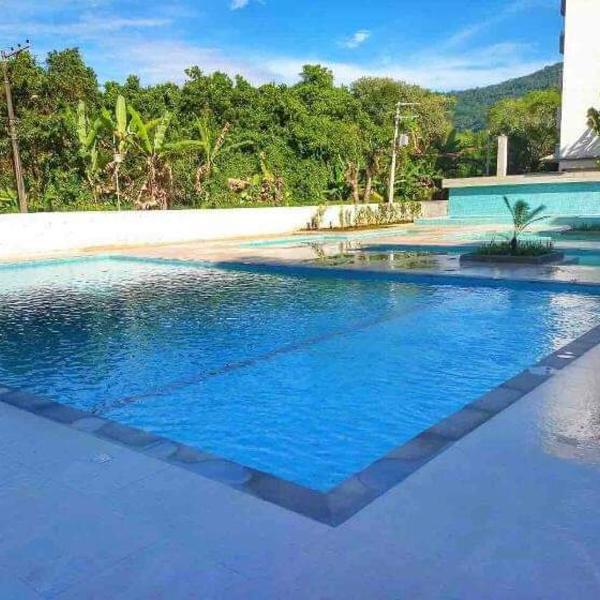 Apto 2 quartos a 350 metros da praia, churrasqueira na varanda, wi-fi, piscina, garagem coberta,telas de proteção, quadra beach tênis