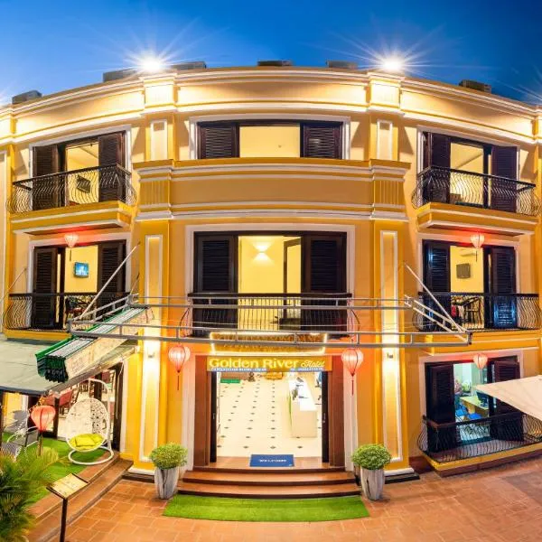 Golden River Hotel, hotel in Dien Ban