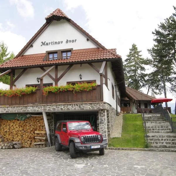 Penzion Martinov Dvor, hotel in Stráža