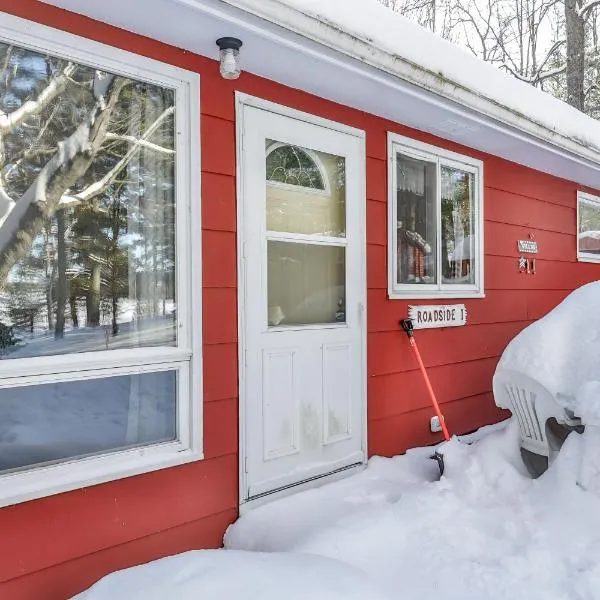 Roadside Duplex, hotel in Arbor Vitae