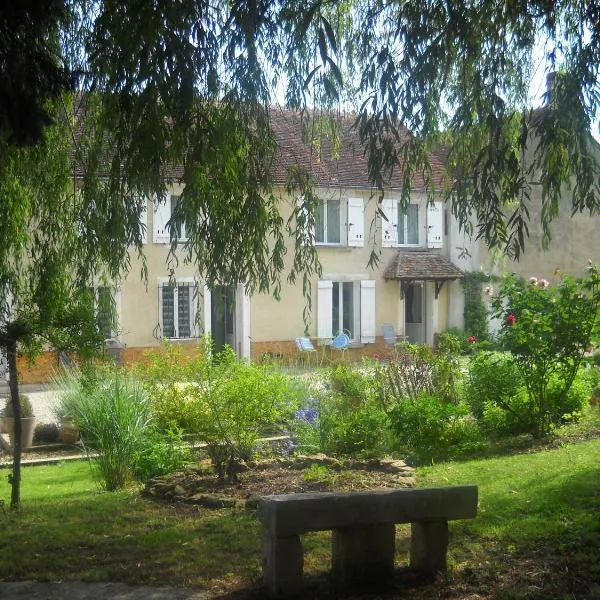 RELAIS DES VIGNOTTES, hotel in Lindry