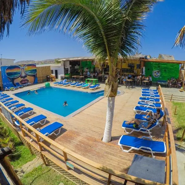 Wild Rover Beach Mancora, hotel v destinaci Máncora