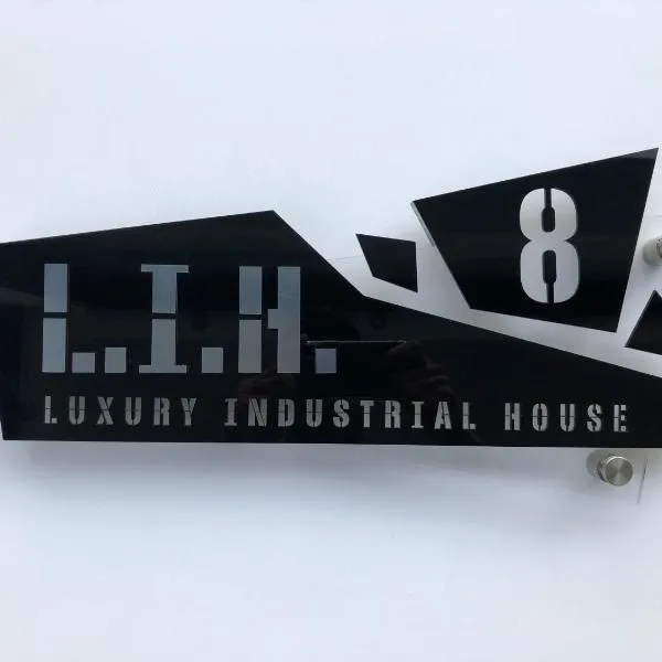 (L.I.H.8) Luxury Industrial House 8, hotel in Kato Paphos