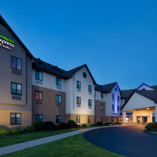 Holiday Inn Express & Suites Bradley Airport by IHG, hotel v destinaci Windsor Locks